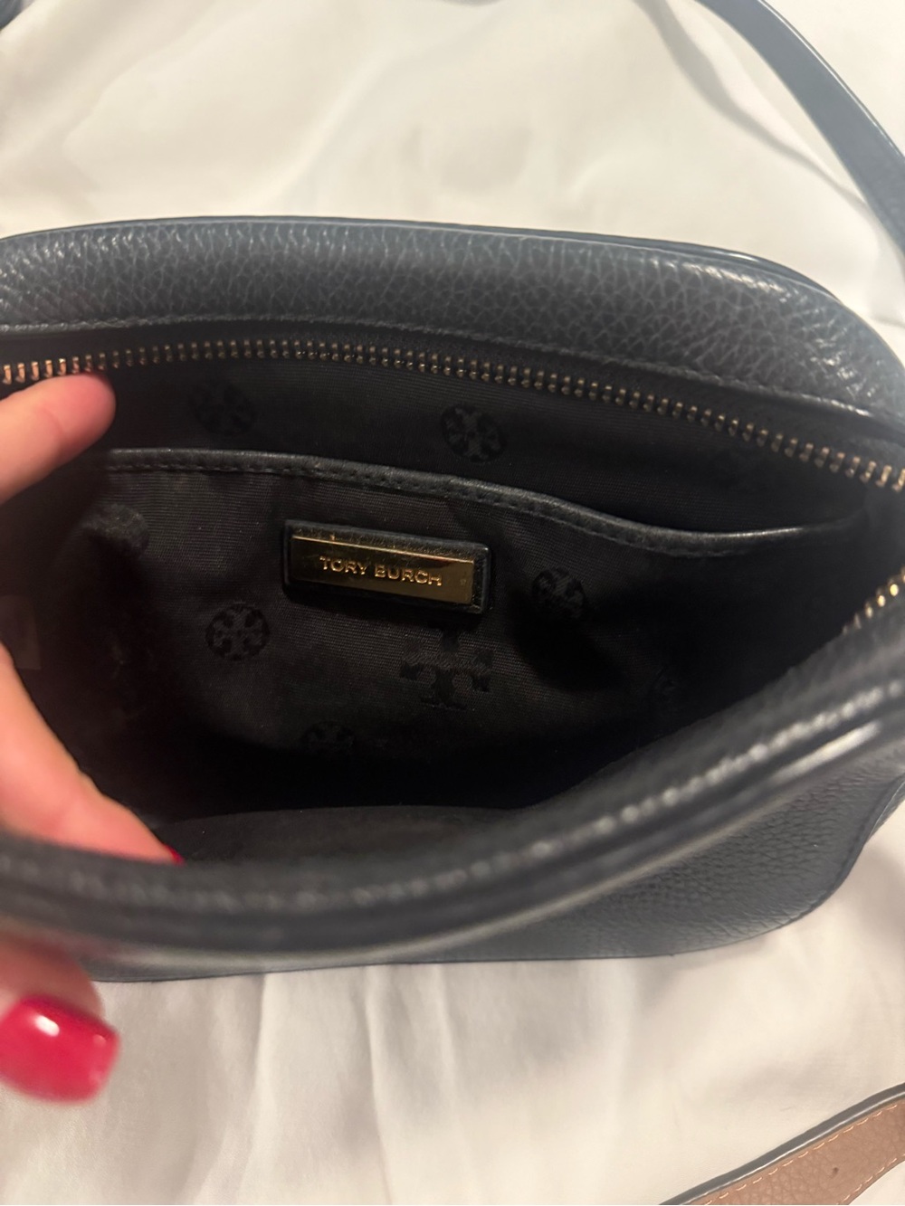 Tory Burch signature cross body bag - Picture 4 of 4